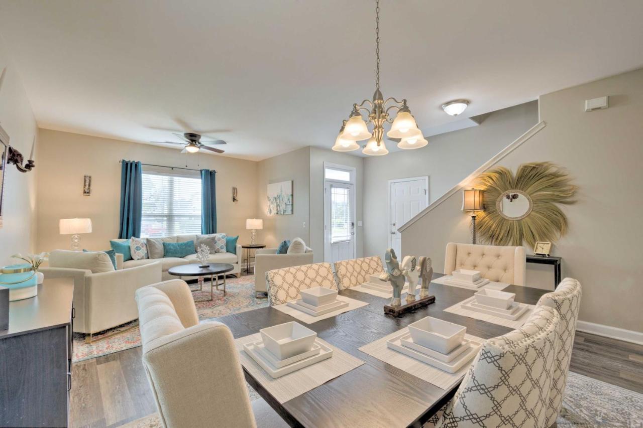 Spacious Pooler With Family-friendly Perks