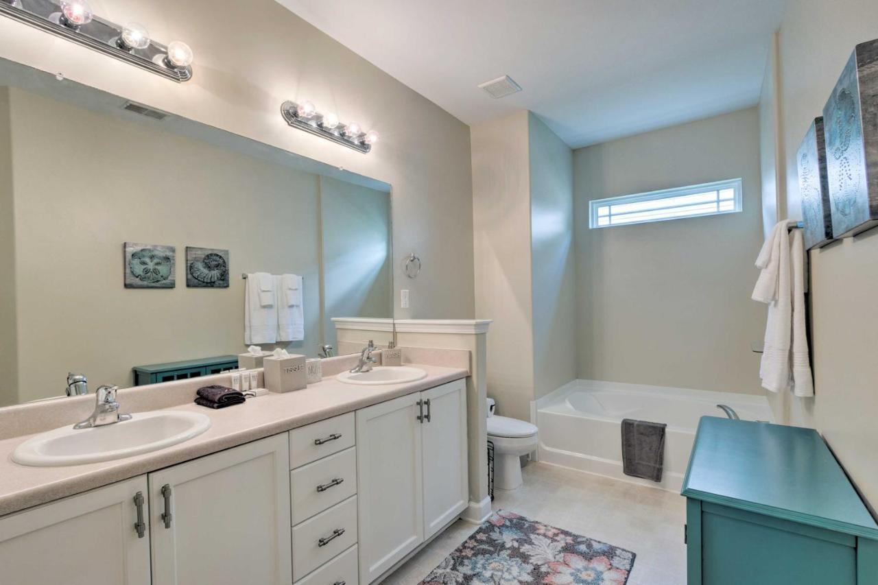 Spacious Pooler With Family-friendly Perks Holiday home Savannah